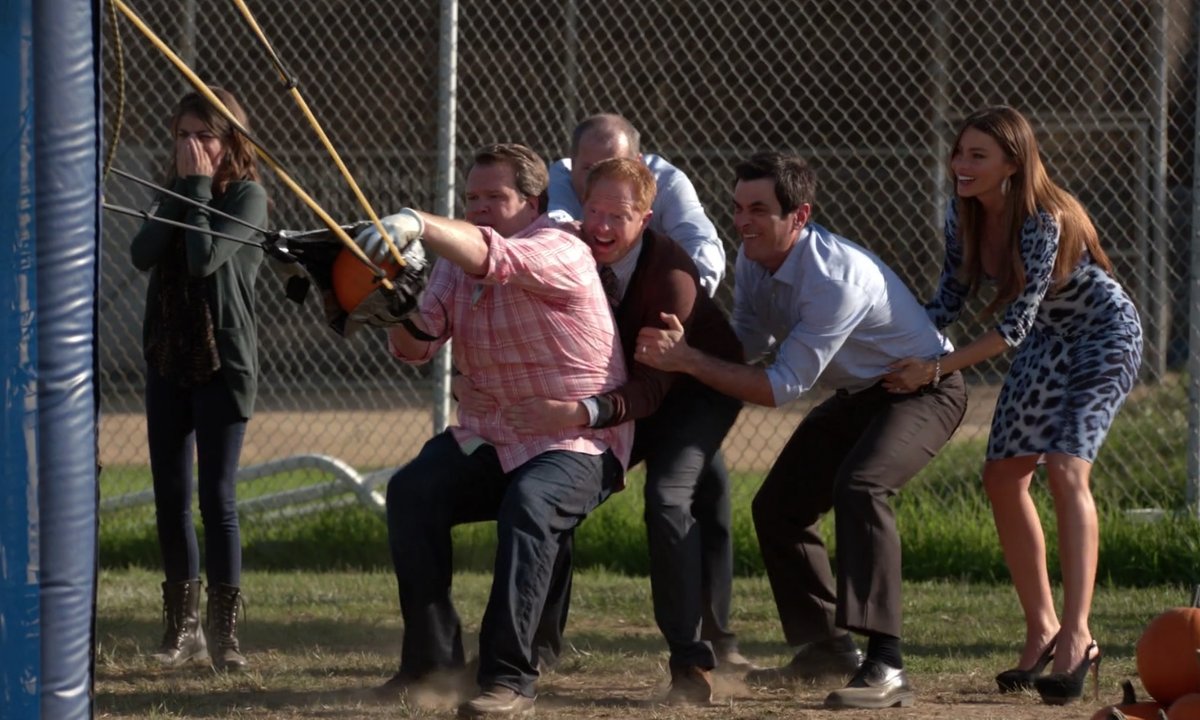 Modern Family Episode Guides & Memorable Moments to Relive